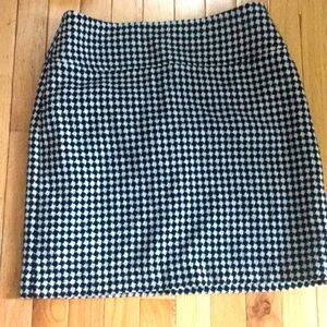 Talbots  Harlequin print black and white skirt